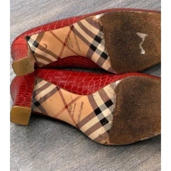 Burberry Croc Embossed Platform Pumps 4" Heel Dark Carmine Red, Size 39.5/9.5 - Picture 5 of 13